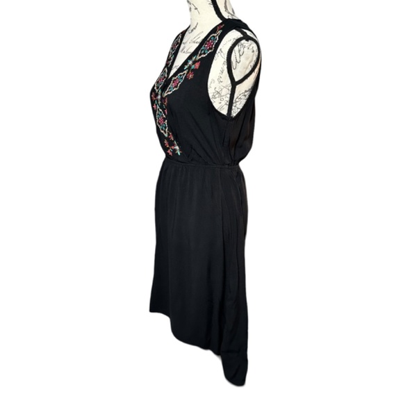 Women's | Eyeshadow | Black Embroidered Sleeveless Midi Wrap Style Dress - M - Picture 4 of 8